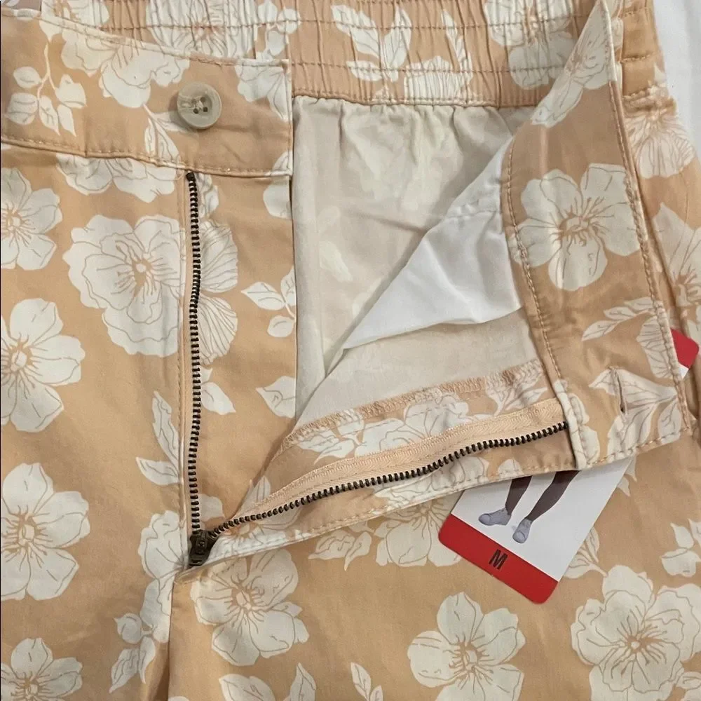 Jachs Girlfriend Tan Floral Stretch Chino Shorts Womens Medium NWT
